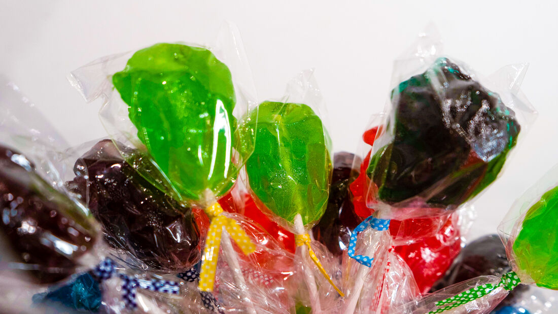 Self-Portrait LEOllipop, head-shaped lollipops individually wrapped